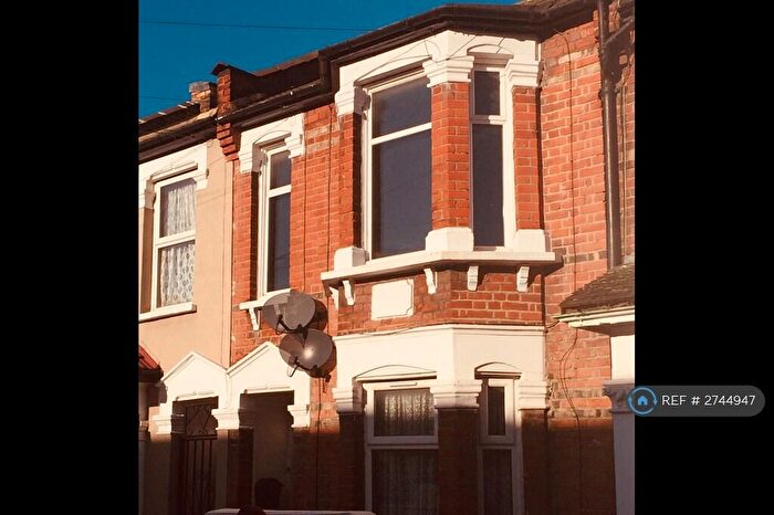 1 Bedroom Terraced House To Rent In Stanley Road, London, E12