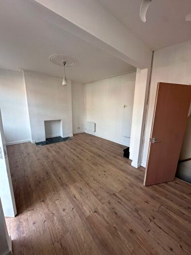 3 Bedroom End Terrace House To Rent In Euston Mount, Leeds, LS11