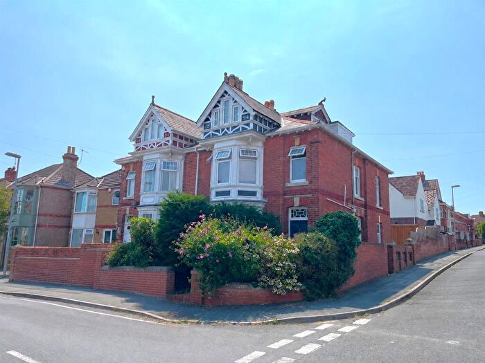 5 Bedroom Semi-Detached House For Sale In Essex Road, Weymouth, DT4