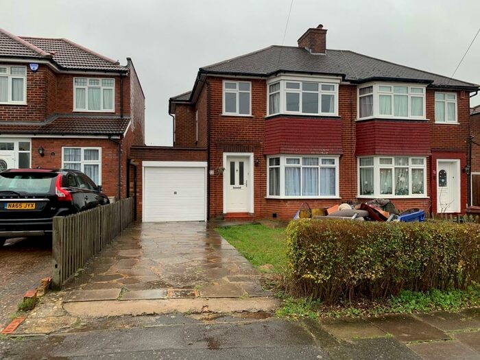 3 Bedroom House To Rent In Braithwaite Gardens, Stanmore, HA7