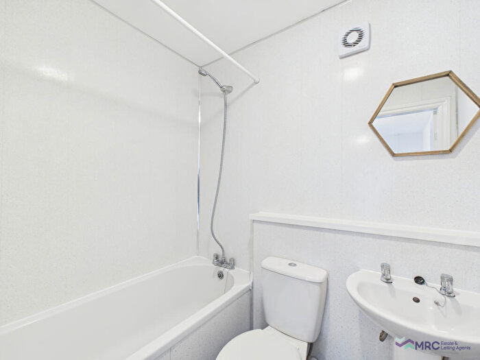 2 Bedroom Detached House To Rent In Ash Grove, Beverley Road, HU5