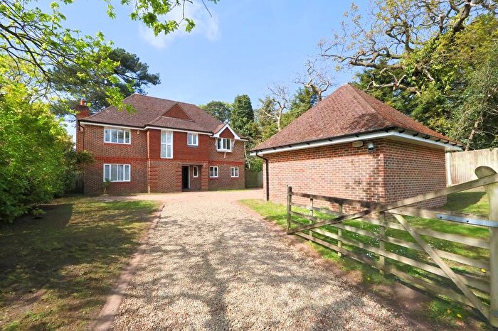 5 Bedroom Detached House For Sale In Oaks Lane, Shirley, CR0