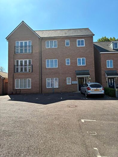 2 Bedroom Flat For Sale In Tenor Close, Buckingham, MK18