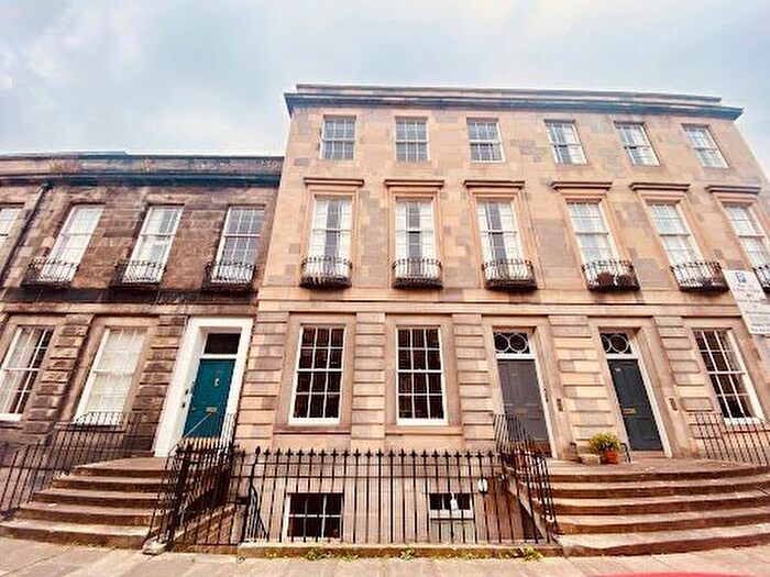 2 Bedroom Flat To Rent In East Claremont Street, Edinburgh, EH7