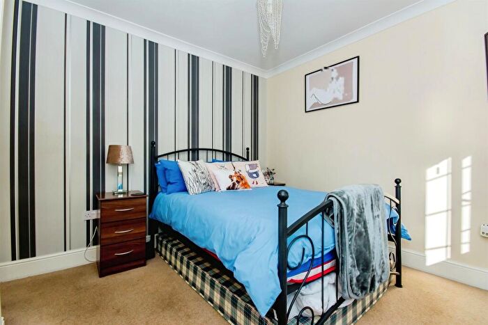 4 Bedroom Detached Bungalow For Sale In Thorpe Road, Tattershall, Lincoln, LN4