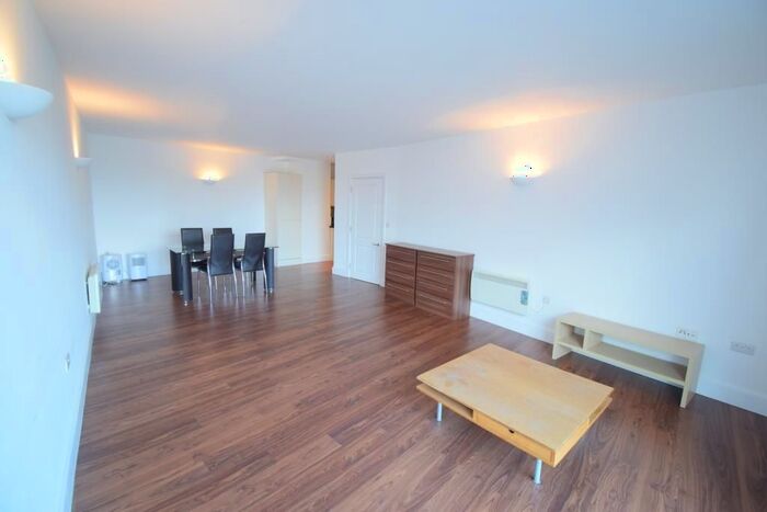 3 Bedroom Flat To Rent In Hacon Square - Mare Street, London, E8