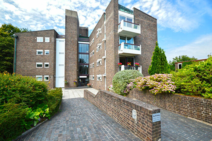2 Bedroom Apartment For Sale In Leighwood House, Leigh Woods, Bristol, Somerset, BS8