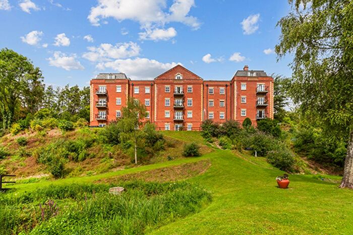 2 Bedroom Flat To Rent In Shawford Road, Shawford, Winchester, Hampshire, SO21