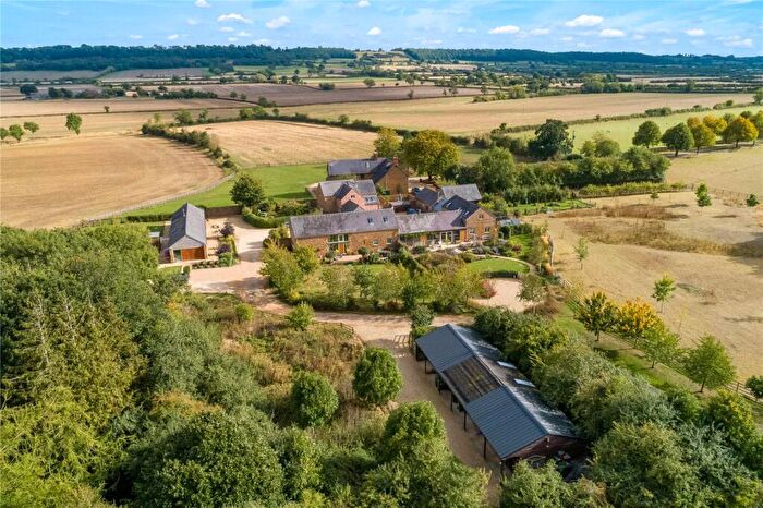 4 Bedroom Barn Conversion For Sale In Tysoe Road, Kineton, Warwick, Warwickshire, CV35