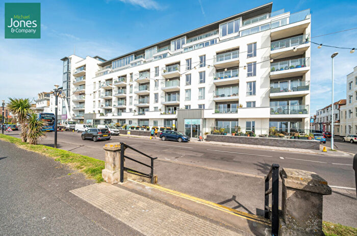 2 Bedroom Flat To Rent In Marine Parade, Worthing, West Sussex, BN11