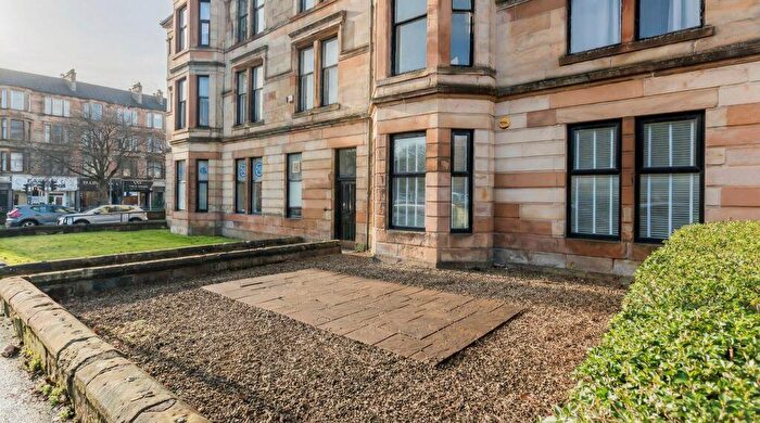 2 Bedroom Flat For Sale In / Greenlaw Avenue, Paisley, PA1