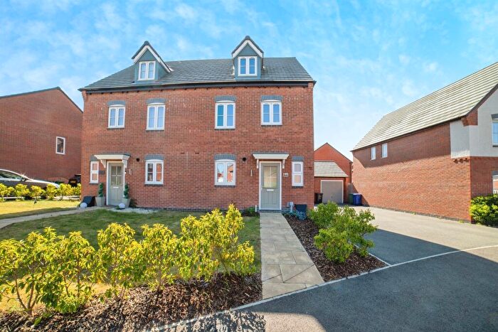 4 Bedroom Semi-Detached House For Sale In Fallow Way, Mansfield, NG18