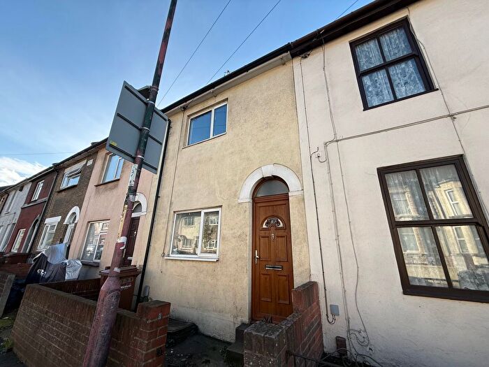 2 Bedroom Terraced House To Rent In Luton Road, Chatham, ME4