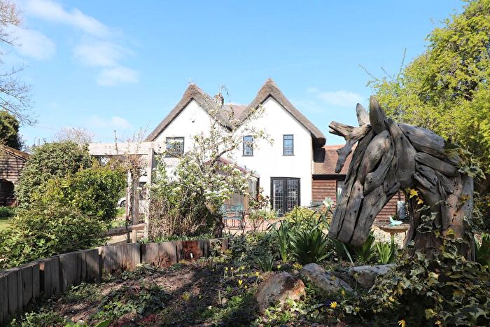 2 Bedroom Detached House For Sale In Todds Green, Stevenage, Hertfordshire, SG1