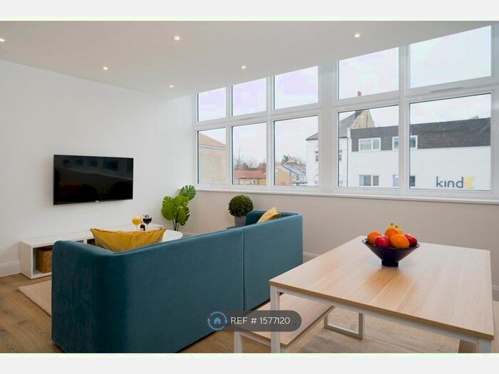 2 Bedroom Flat To Rent In Panther House, London, E11