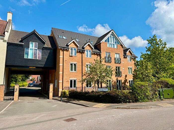 2 Bedroom Flat For Sale In Hermitage Court, Oadby, Leics., LE2