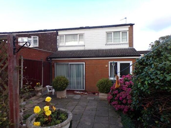 3 Bedroom End Of Terrace House For Sale In Broadmeadow Close, Birmingham, B30