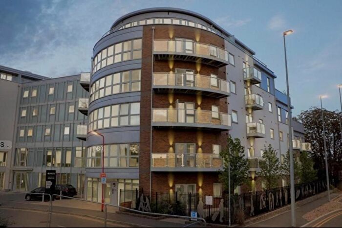 2 Bedroom Flat To Rent In Station View, Guildford, GU1