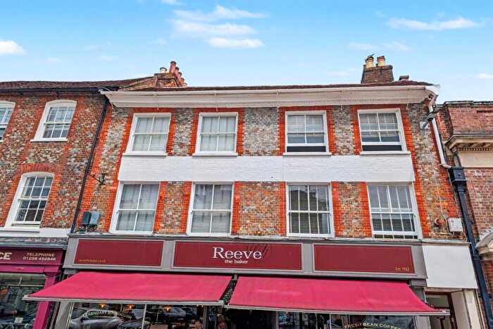 2 Bedroom Flat For Sale In Blandford Town Centre, DT11
