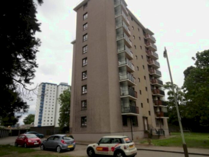 2 Bedroom Flat To Rent In Dryburgh Gardens, Dundee, DD2