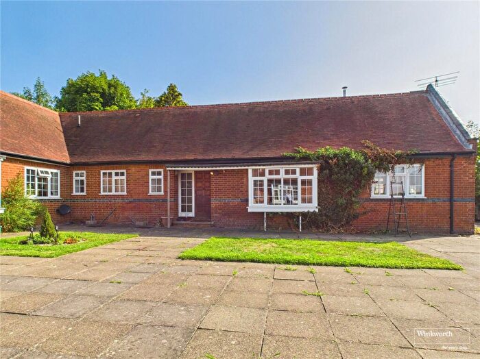 3 Bedroom Bungalow For Sale In Beenham Hill, Beenham, Reading, Berkshire, RG7