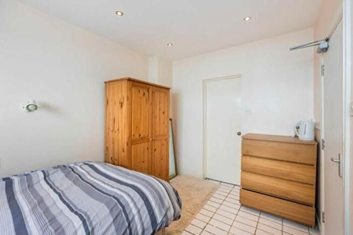 5 Bedroom Mews To Rent In Spear Mews, London, SW5