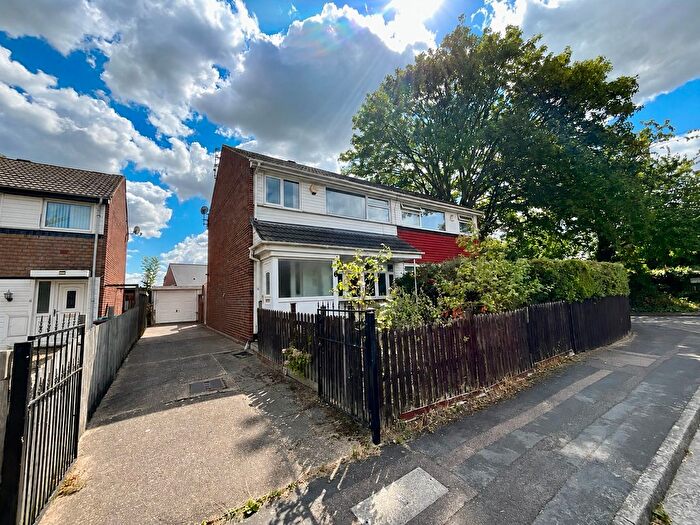 3 Bedroom Semi-Detached House For Sale In Humber Close, Nottingham, NG2