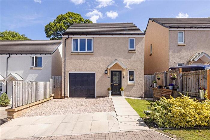3 Bedroom Detached House For Sale In Whitehouse Crescent, Gorebridge, EH23