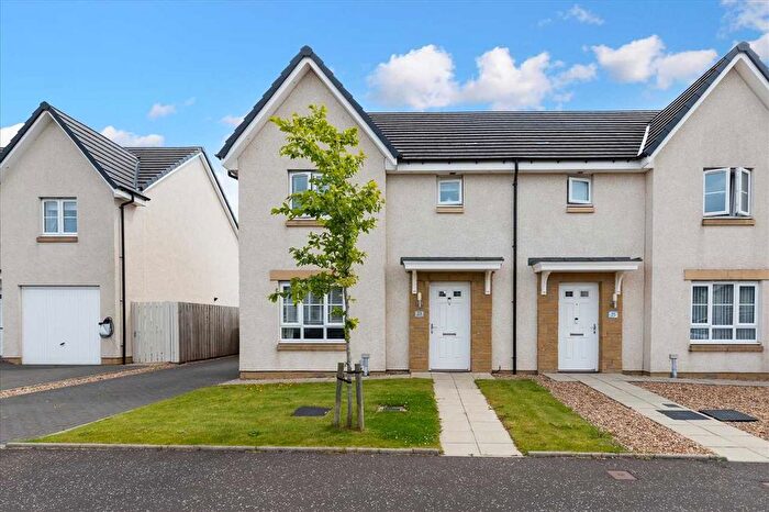 3 Bedroom Semi-Detached House For Sale In Dart Avenue, Merlin Gardens, East Kilbride, G74