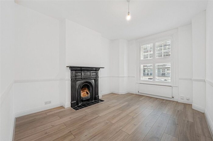 1 Bedroom Flat To Rent In Wells Street, Fitzrovia, London, W1T