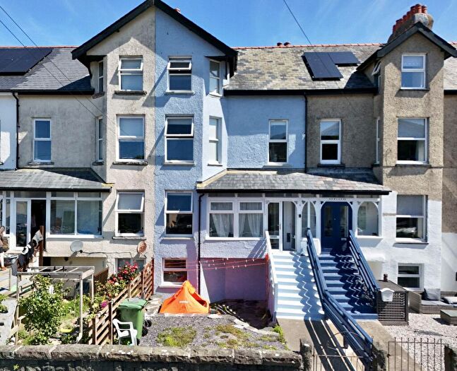 4 Bedroom Terraced House For Sale In Belgrave Road, Fairbourne, LL38