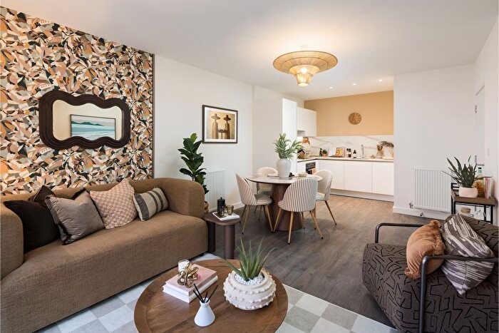 1 Bedroom Flat For Sale In "Berg Apartments" At Carnation Gardens, Nestle Avenue, Hayes, UB3