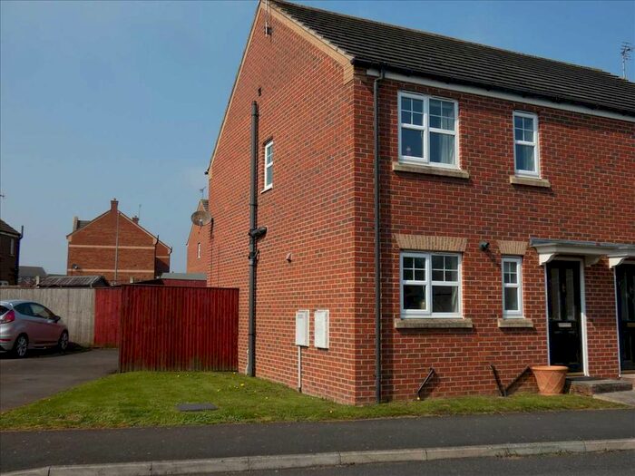 3 Bedroom Semi-Detached House To Rent In Woodcross Avenue, Scunthorpe, DN16