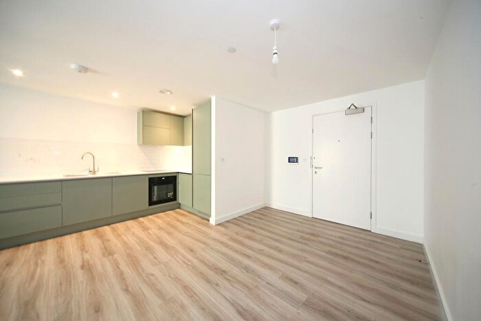 2 Bedroom Apartment To Rent In Calibra Court, Kimpton Road, Luton, LU2