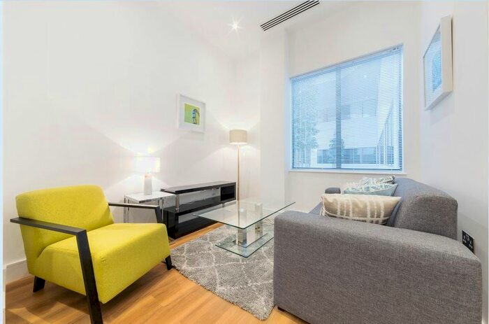 Studio To Rent In Bath Road, Slough SL1