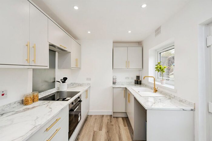 3 Bedroom Terraced House For Sale In Townhill Road, Mayhill, Swansea, SA1