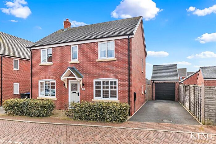 4 Bedroom Detached House For Sale In Holly Avenue, Meon Vale, Stratford-Upon-Avon, CV37