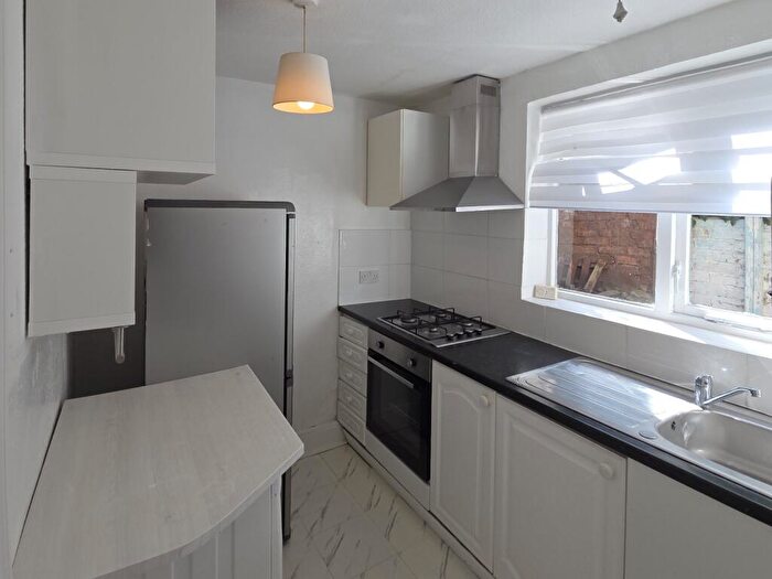 Studio To Rent In Mattison Road, Haringay, London, N4