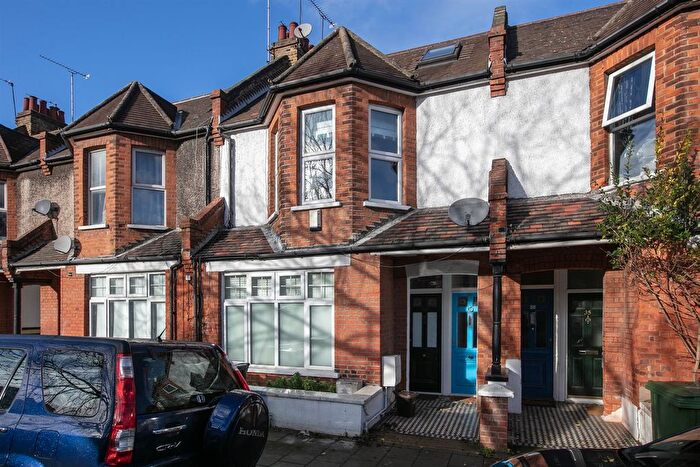 3 Bedroom Maisonette For Sale In Venetian Road, Camberwell, SE5