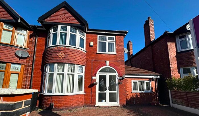 4 Bedroom Semi-Detached House For Sale In Moss Park Road, Stretford, M32