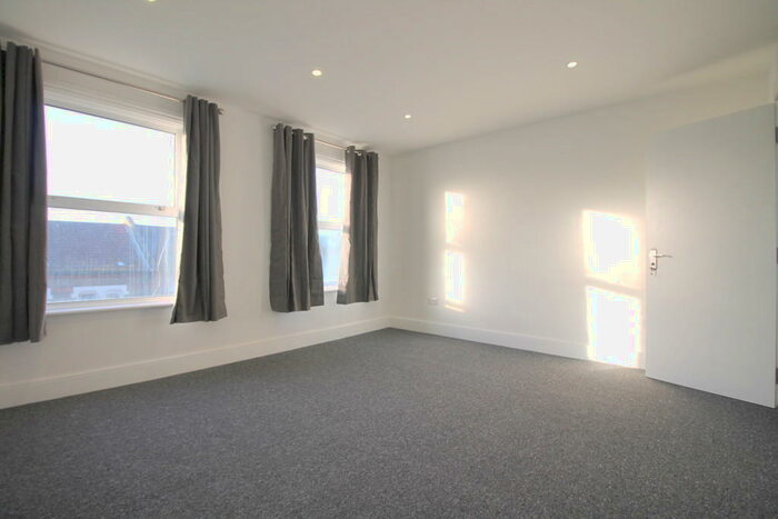 3 Bedroom Apartment To Rent In High Road Leyton, E15