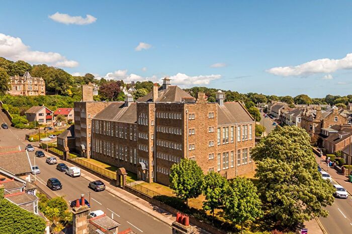 2 Bedroom Flat For Sale In Whinny Brae, Broughty Ferry, DD5