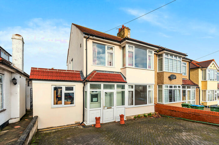 4 Bedroom Semi-Detached House To Rent In Mervyn Avenue, New Eltham, SE9