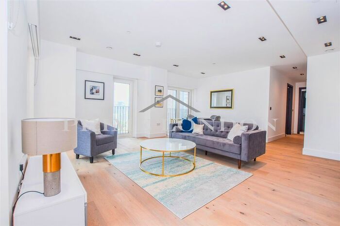 2 Bedroom Flat To Rent In Keybridge Tower, Exchange Gardens, Vauxhall, SW8