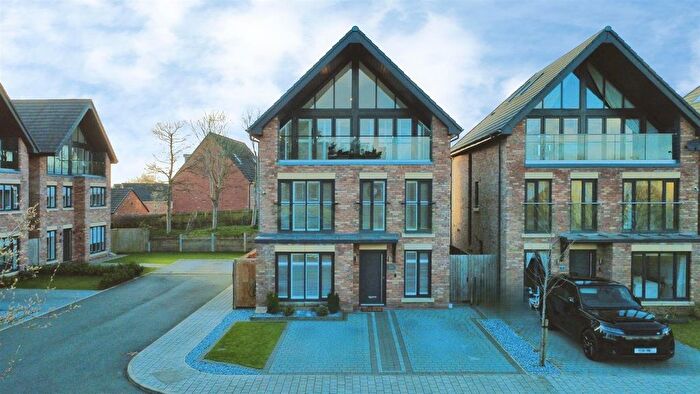 4 Bedroom Detached House For Sale In Mere View, Newcastle Road, Congleton, CW12