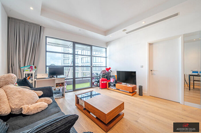 1 Bedroom Apartment For Sale In Lookout Lane, London, Greater London, E14