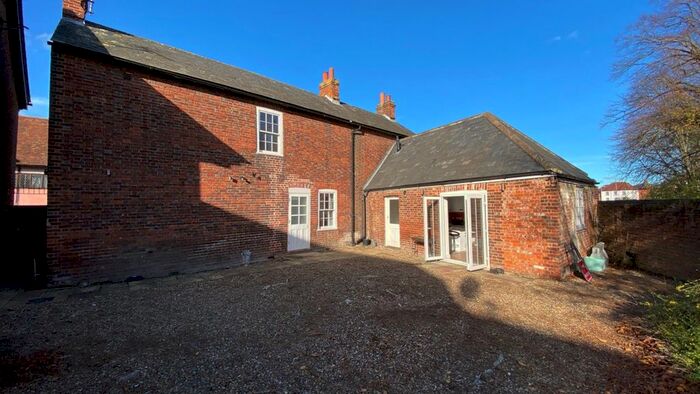 5 Bedroom Property To Rent In North Lane, Canterbury, CT2