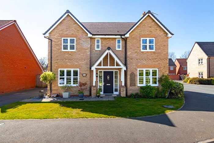 4 Bedroom Detached House For Sale In Swift Gardens, Southam, CV47