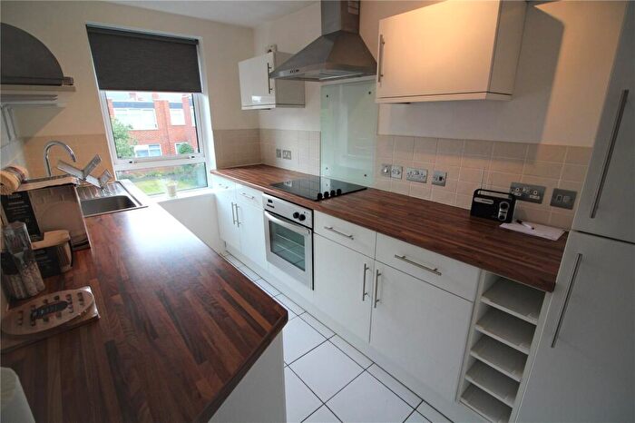 2 Bedroom Apartment To Rent In Canford Court, Wilton Road, Reading, Berkshire, RG30