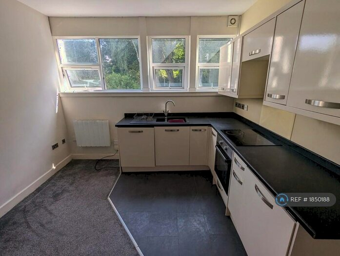 2 Bedroom Flat To Rent In Ravenscliffe Road, Stoke-On-Trent, ST7